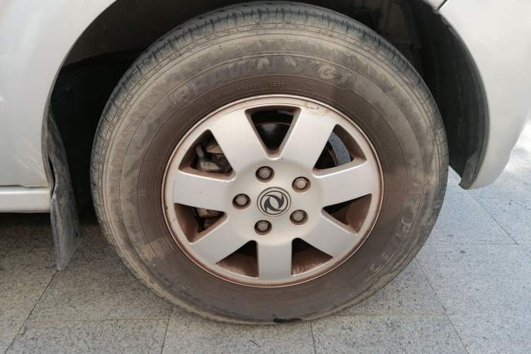 Used Dongfeng Xiaokang C37 2018 1.5L Premium II DK15 Right Front Wheel Hub