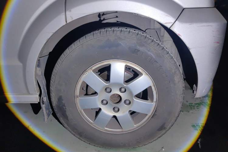 Used Dongfeng Xiaokang C37 2018 1.5L Premium II DK15 Right Front Wheel Hub