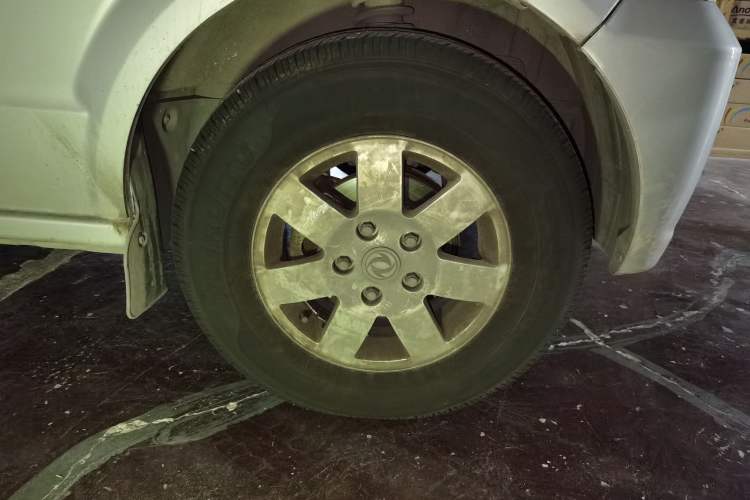 Used Dongfeng Xiaokang C37 2018 1.5L Premium II DK15 Right Front Wheel Hub
