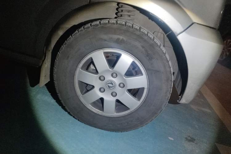 Used Dongfeng Xiaokang C37 2018 1.5L Premium II DK15 Right Front Wheel Hub