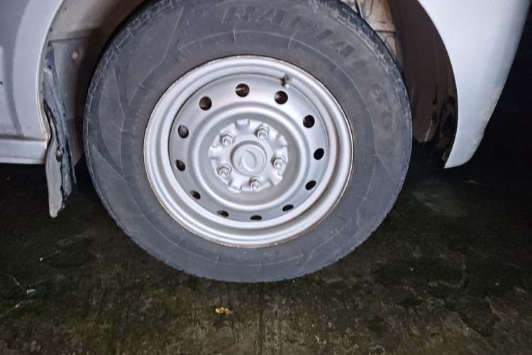 Used Dongfeng Xiaokang C37 2018 1.5L Premium II DK15 Right Front Wheel Hub