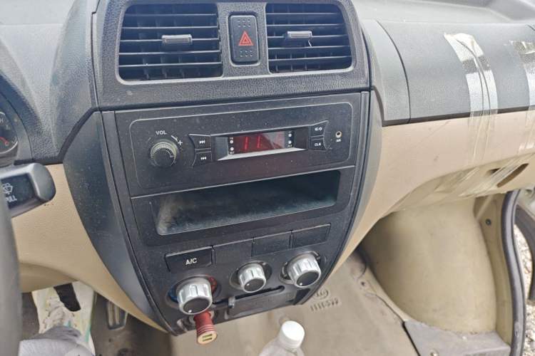 Used Dongfeng Xiaokang C37 2018 1.5L Premium II DK15 Audio And AC Panel