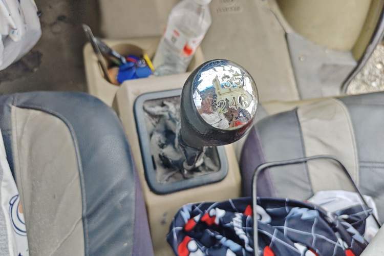 Used Dongfeng Xiaokang C37 2018 1.5L Premium II DK15 Gear Lever