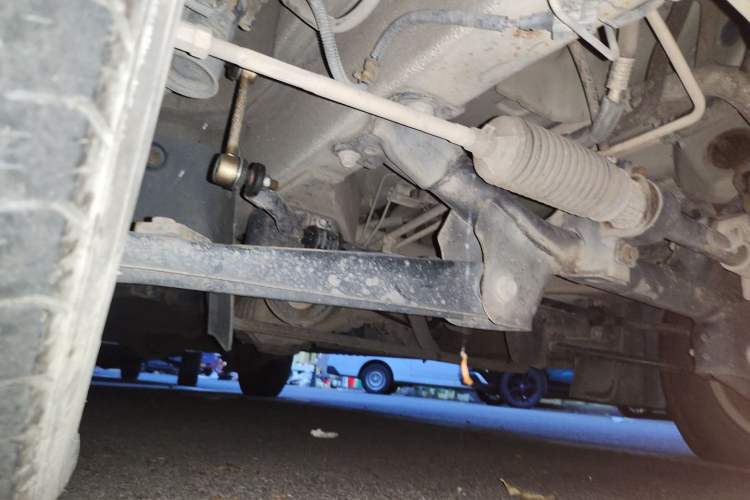 Used Dongfeng Xiaokang C37 2019 1.5L Standard II China VI Emission Standard DK15 Chassis Front Right