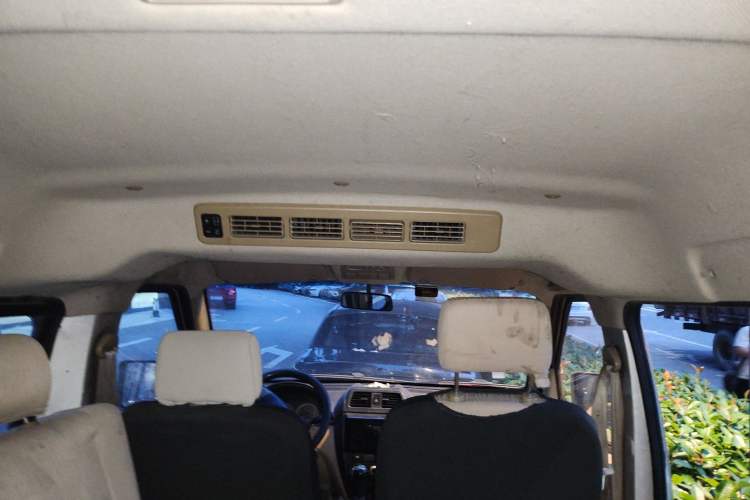 Used Dongfeng Xiaokang C37 2019 1.5L Standard II China VI Emission Standard DK15 Headliner