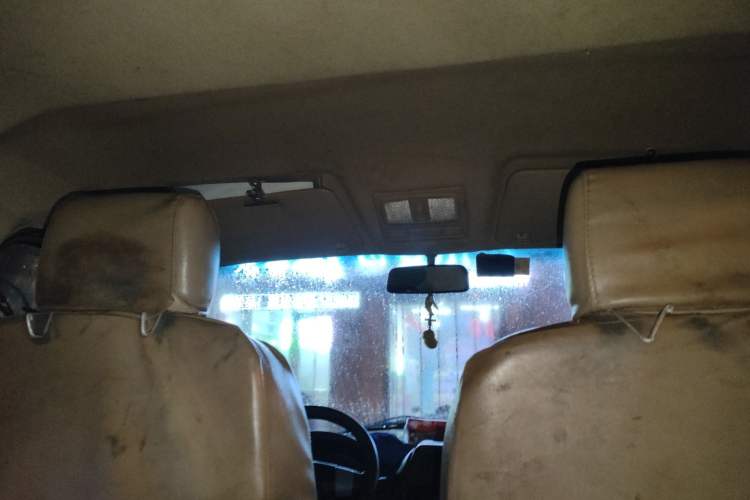 Used Dongfeng Xiaokang C37 2019 1.5L Standard II China VI Emission Standard DK15 Headliner