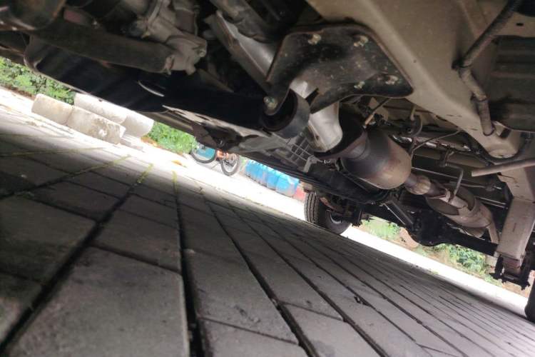 Used Dongfeng Xiaokang C37 2019 1.5L Standard II China VI Emission Standard DK15 Chassis Front Left