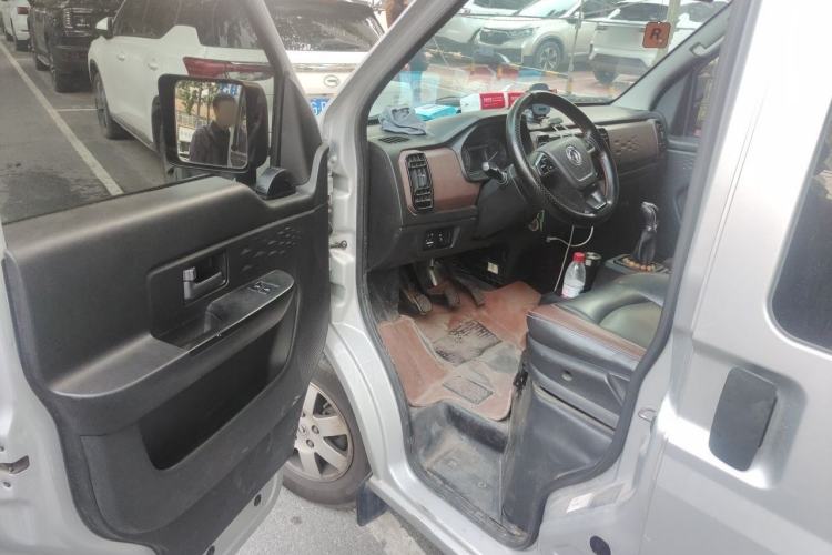 Used Dongfeng Xiaokang C37 2019 1.5L Comfort Edition China VI DK15 Driver Seat