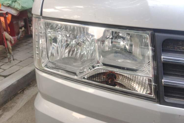 Used Dongfeng Xiaokang C37 2019 1.5L Comfort Edition China VI DK15 Right Front Headlight