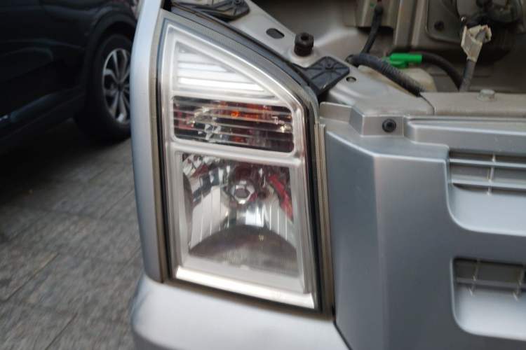 Used Dongfeng Xiaokang C37 2019 1.5L Standard II China VI Emission Standard DK15 Right Front Headlight