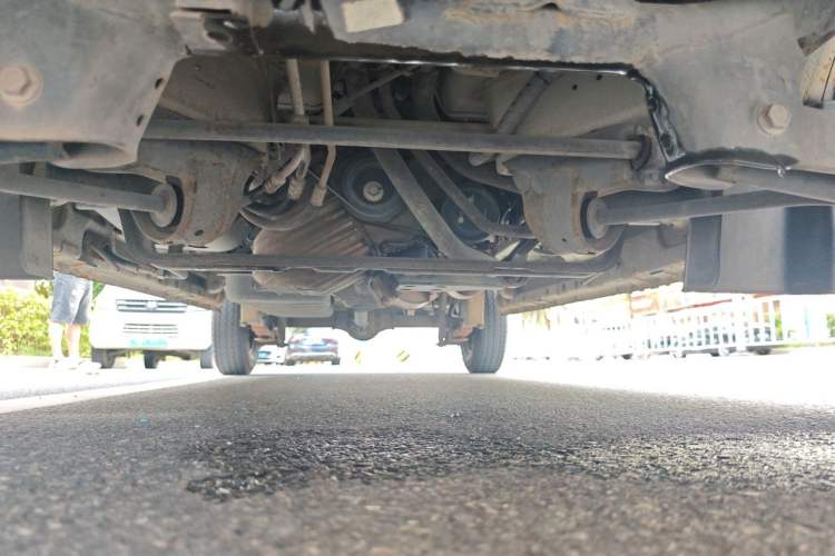Used Dongfeng Xiaokang C37 2019 1.5L Standard II China VI Emission Standard DK15 Chassis Front