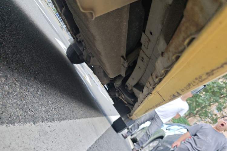 Used Dongfeng Xiaokang C37 2019 1.5L Standard II China VI Emission Standard DK15 Chassis Rear Right