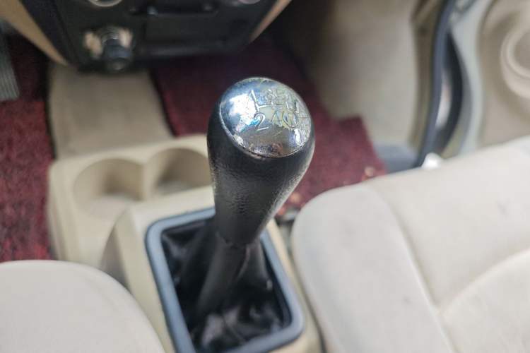 Used Dongfeng Xiaokang C37 2019 1.5L Standard II China VI Emission Standard DK15 Gear Lever
