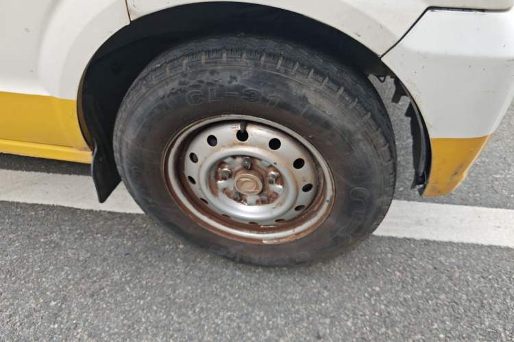 Used Dongfeng Xiaokang C37 2019 1.5L Standard II China VI Emission Standard DK15 Right Front Wheel Hub