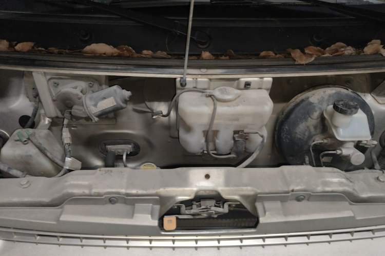 Used Dongfeng Xiaokang C37 2019 1.5L Standard II China VI Emission Standard DK15 Engine Bay