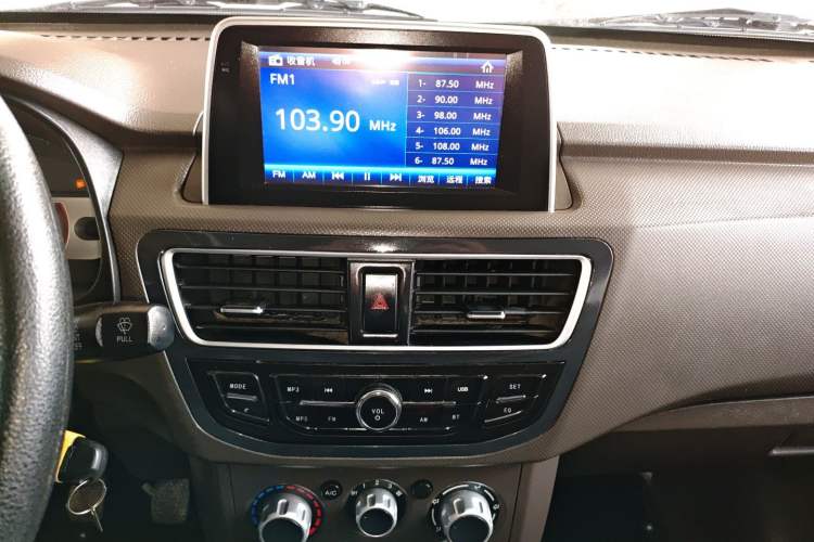 Used Dongfeng Xiaokang C52 2021 1.6L C52L Standard Version China VI Emission Standard SFG16C Audio And AC Panel