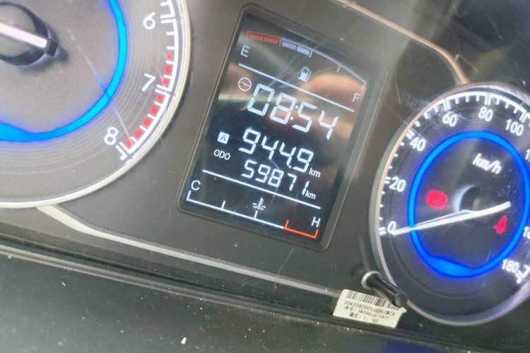 Used Dongfeng Xiaokang C56 2020 1.5L Luxury Model I DK15C Odometer Close Up