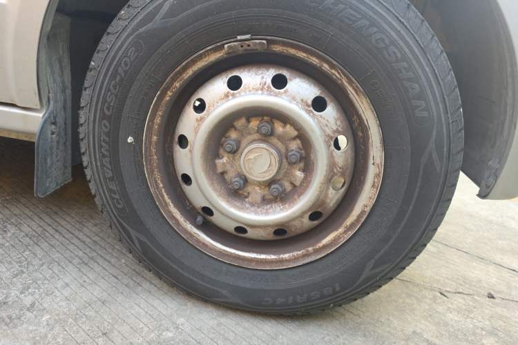 Used Dongfeng Xiaokang C56 2020 1.5L Comfort Edition I DK15C Right Front Wheel Hub