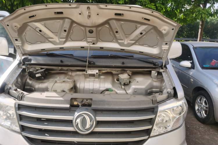 Used Dongfeng Xiaokang D51 2019 1.5L Base Version with Rear Dual Wheels China V Emission Standard DK15 Engine Bay