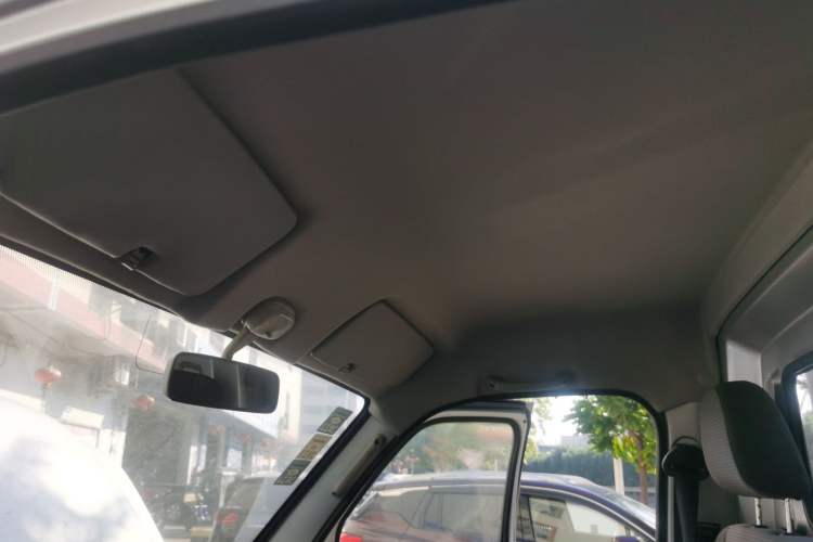 Used Dongfeng Xiaokang D51 2019 1.5L Base Version with Rear Dual Wheels China V Emission Standard DK15 Headliner