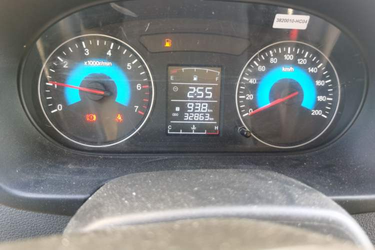 Used Dongfeng Xiaokang D51 2019 1.5L Base Version with Rear Dual Wheels China V Emission Standard DK15 Odometer Close Up