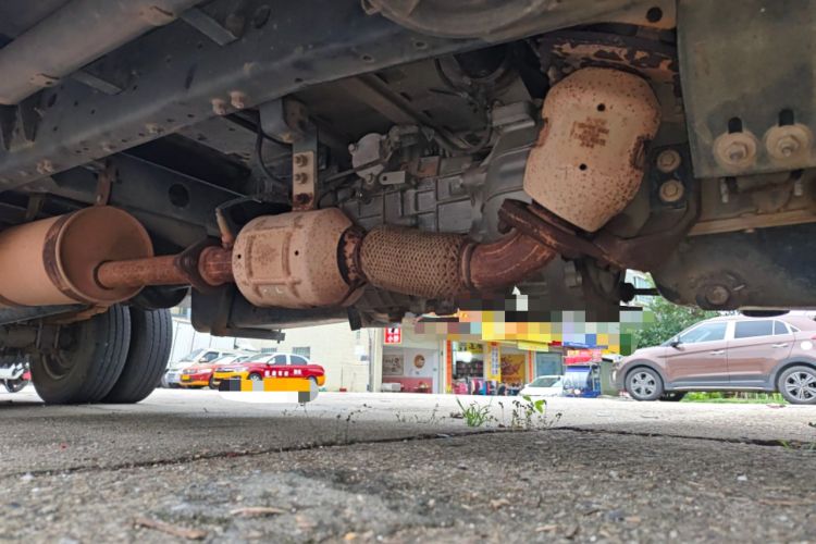 Used Dongfeng Xiaokang D52 2019 1.5L Base Version with Rear Dual Wheels China V Emission Standard DK15 Chassis Rear Right