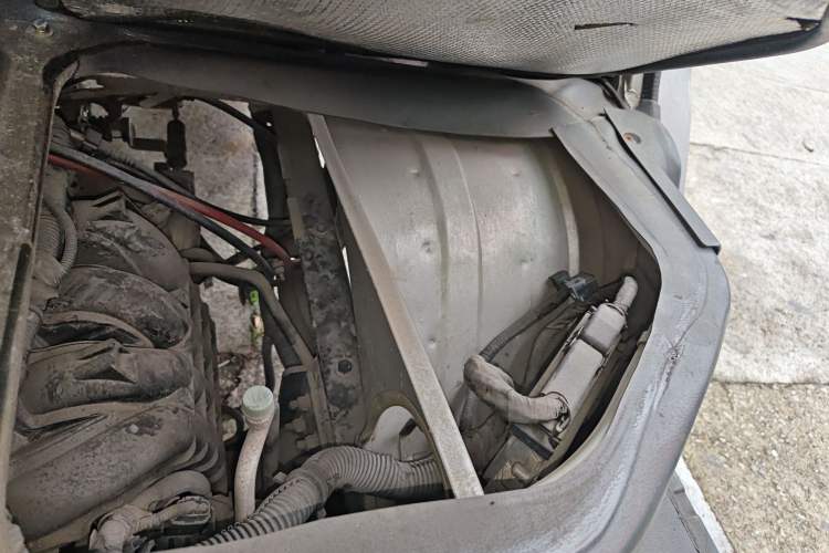 Used Dongfeng Xiaokang D52 2019 1.5L Base Version with Rear Dual Wheels China V Emission Standard DK15 Engine Bay Left