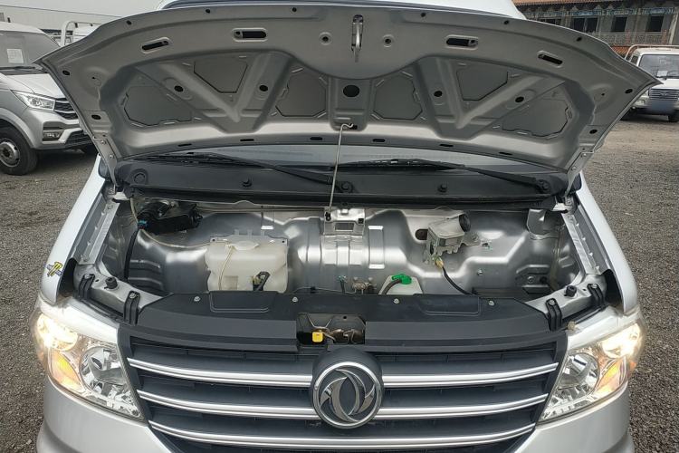 Used Dongfeng Xiaokang D52 2019 1.5L Revised Base Version with Dual Rear Wheels National Emission Standard VI DK15 Engine Bay