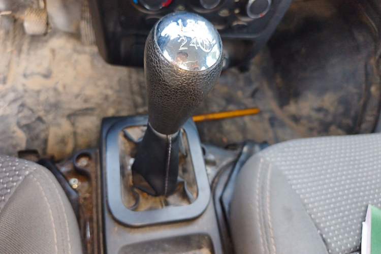 Used Dongfeng Xiaokang D52 2019 1.5L Revised Base Version with Dual Rear Wheels National Emission Standard VI DK15 Gear Lever