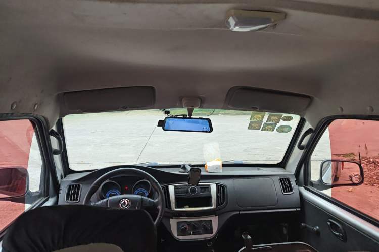 Used Dongfeng Xiaokang D52 2019 1.5L Base Version with Rear Dual Wheels China V Emission Standard DK15 Headliner