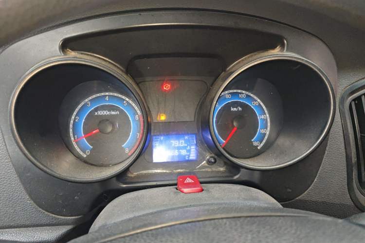 Used Dongfeng Xiaokang D52 2019 1.5L Base Version with Rear Dual Wheels China V Emission Standard DK15 Instrument Cluster