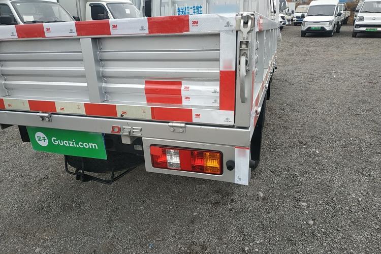 Used Dongfeng Xiaokang D52 2019 1.5L Revised Base Version with Dual Rear Wheels National Emission Standard VI DK15 Right Rear Taillight