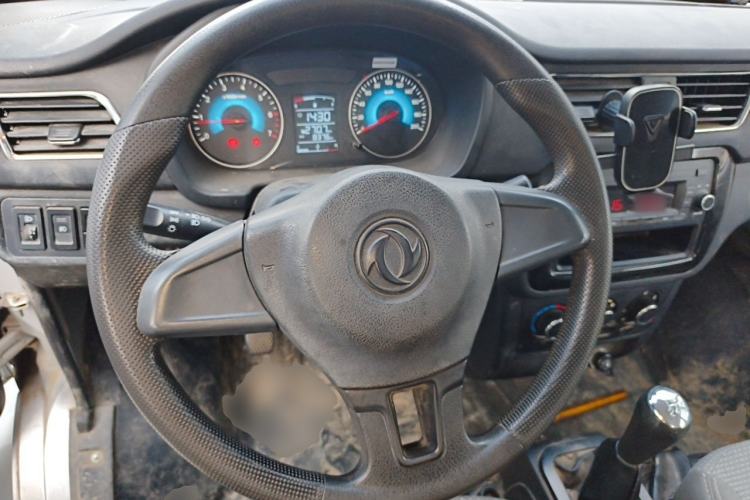Used Dongfeng Xiaokang D52 2019 1.5L Revised Base Version with Dual Rear Wheels National Emission Standard VI DK15 Steering Wheel