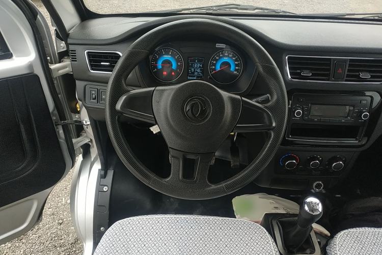 Used Dongfeng Xiaokang D52 2019 1.5L Revised Base Version with Dual Rear Wheels National Emission Standard VI DK15 Steering Wheel