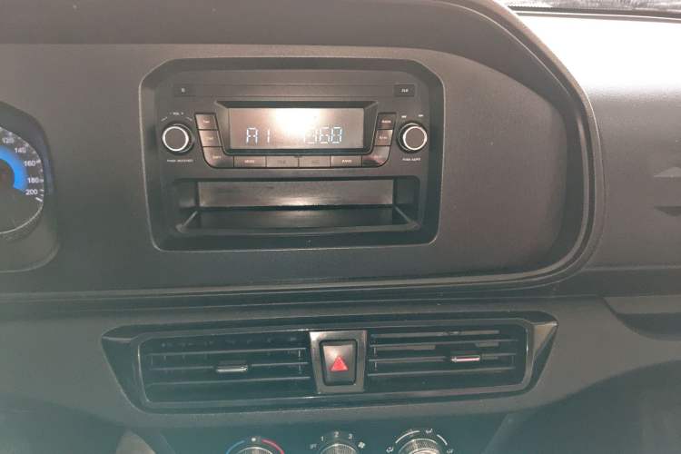 Used Dongfeng Xiaokang D71 2023 1.6L LV0 SFG16C Audio And AC Panel