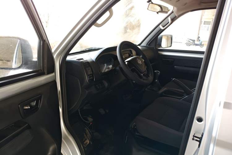Used Dongfeng Xiaokang D71 2023 1.6L LV0 SFG16C Driver Seat