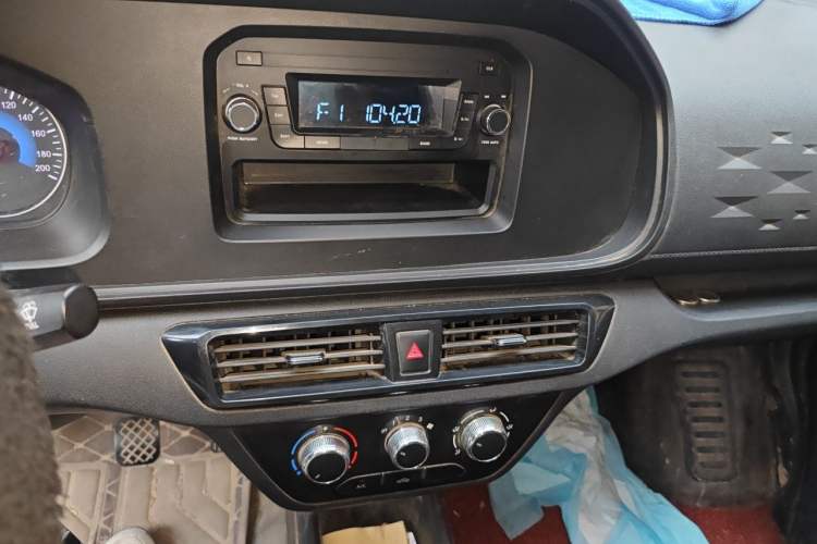 Used Dongfeng Xiaokang D72 2023 1.6L LV0 SFG16C Audio And AC Panel