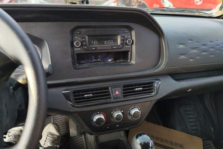 Used Dongfeng Xiaokang D72 2023 1.6L LV0 SFG16C Audio And AC Panel
