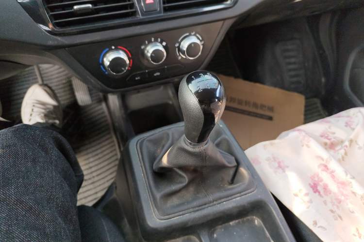 Used Dongfeng Xiaokang D72 2023 1.6L LV0 SFG16C Gear Lever