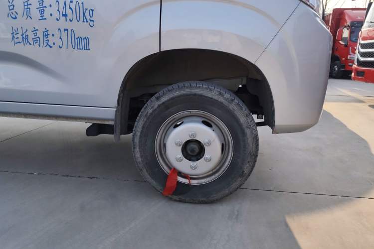 Used Dongfeng Xiaokang D72 2023 1.6L LV0 SFG16C Right Front Wheel Hub