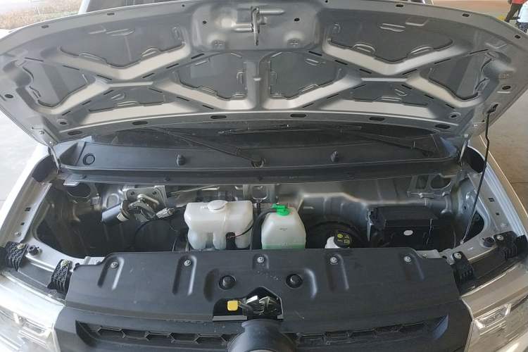 Used Dongfeng Xiaokang D72PLUS 2022 1.6L Restyled LV0 Engine Bay