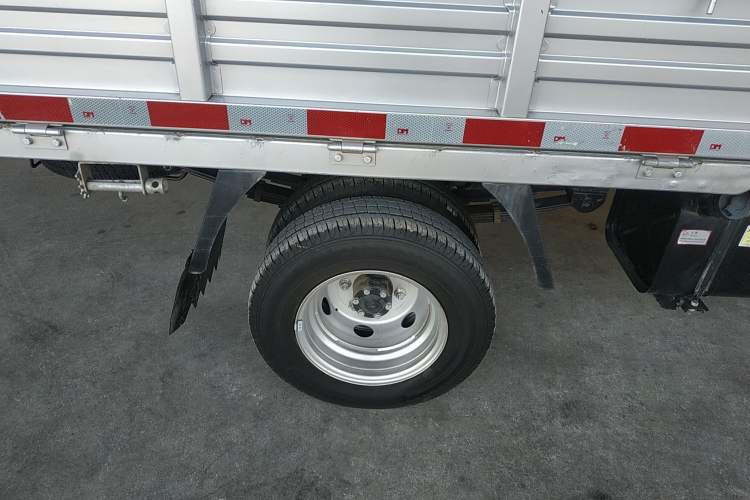Used Dongfeng Xiaokang D72PLUS 2022 1.6L Restyled LV0 Exterior 8