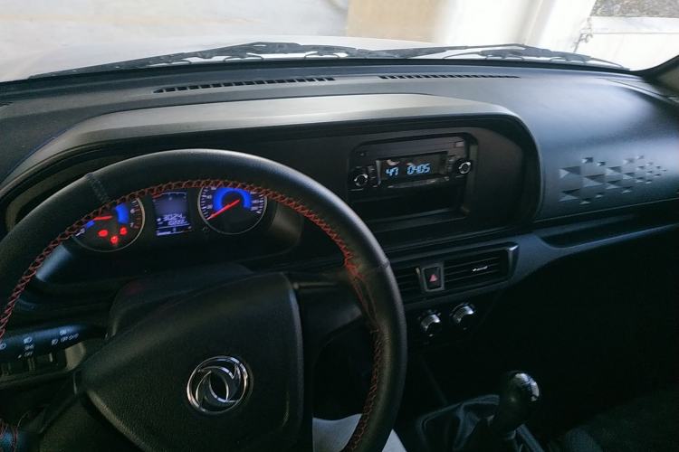 Used Dongfeng Xiaokang D72PLUS 2022 1.6L Restyled LV0 Interior 2