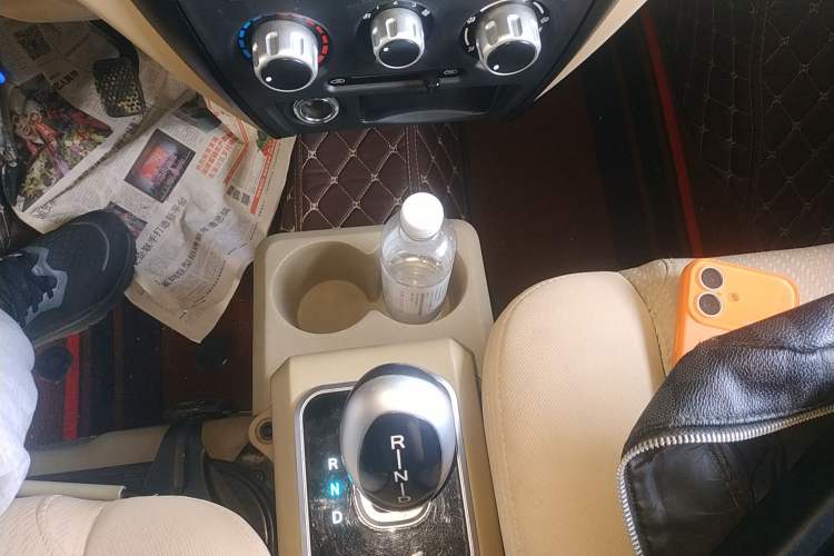 Used Dongfeng Xiaokang EC36 2022 Standard Edition CATL Battery Gear Lever
