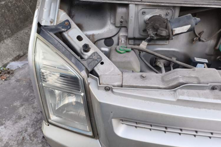 Used Dongfeng Xiaokang EC36  Engine Bay Right