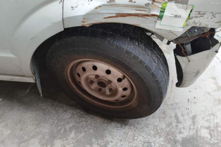 Used Dongfeng Xiaokang EC36  Right Front Wheel Hub
