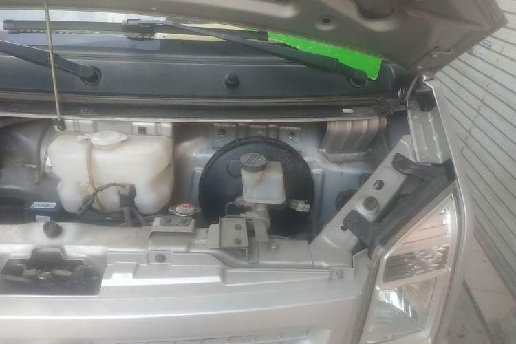 Used Dongfeng Xiaokang EC36 2017 Base Model Engine Bay Left
