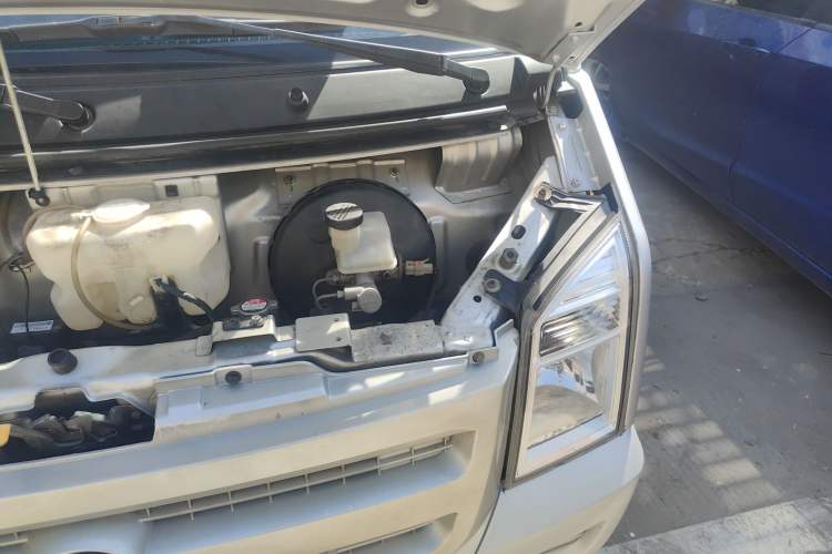 Used Dongfeng Xiaokang EC36 2017 Base Model Engine Bay Left