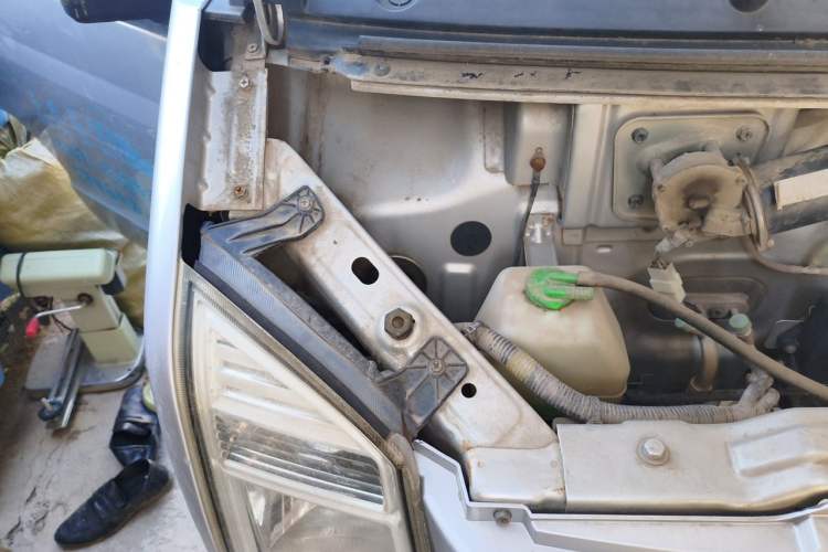 Used Dongfeng Xiaokang EC36 2017 Base Model Engine Bay Right