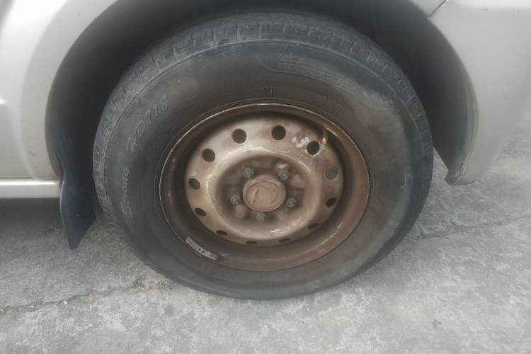 Used Dongfeng Xiaokang EC36 2017 Base Model Right Front Wheel Hub